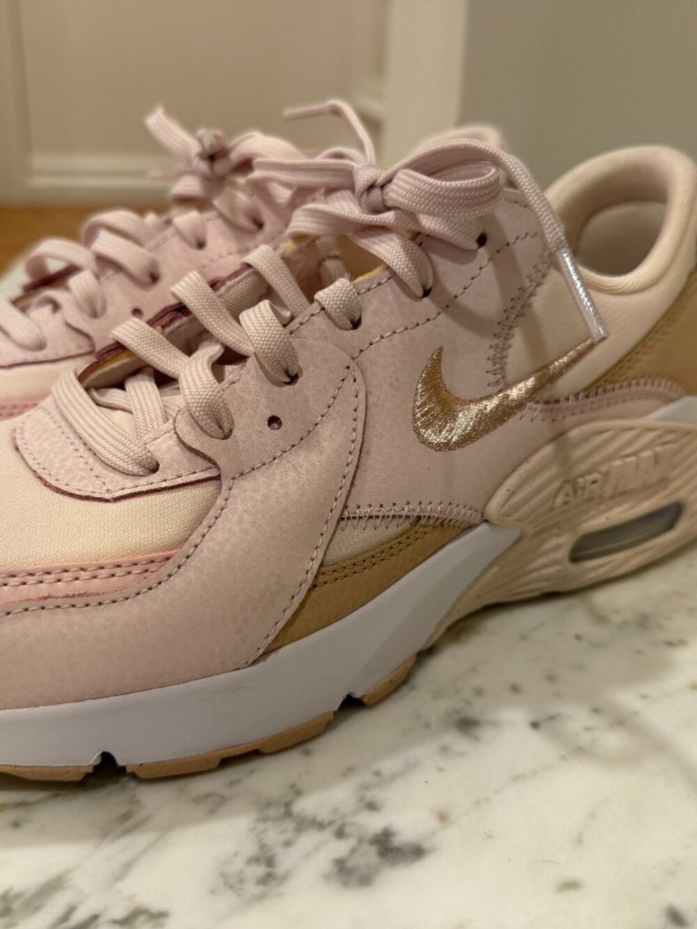 Nike AirMax Size 9 NWOT